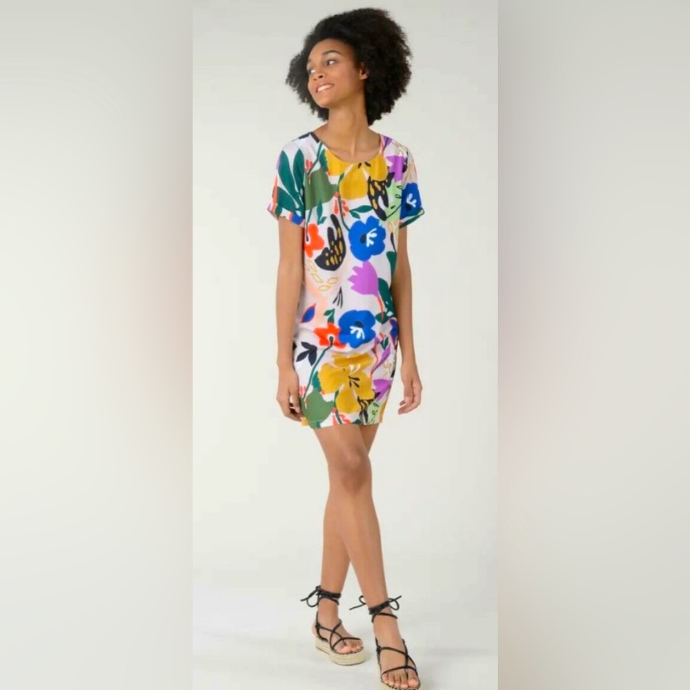 LILI Sidonio | Molly Bracken Retro Floral Short Sleeve Mini Shift Dress.